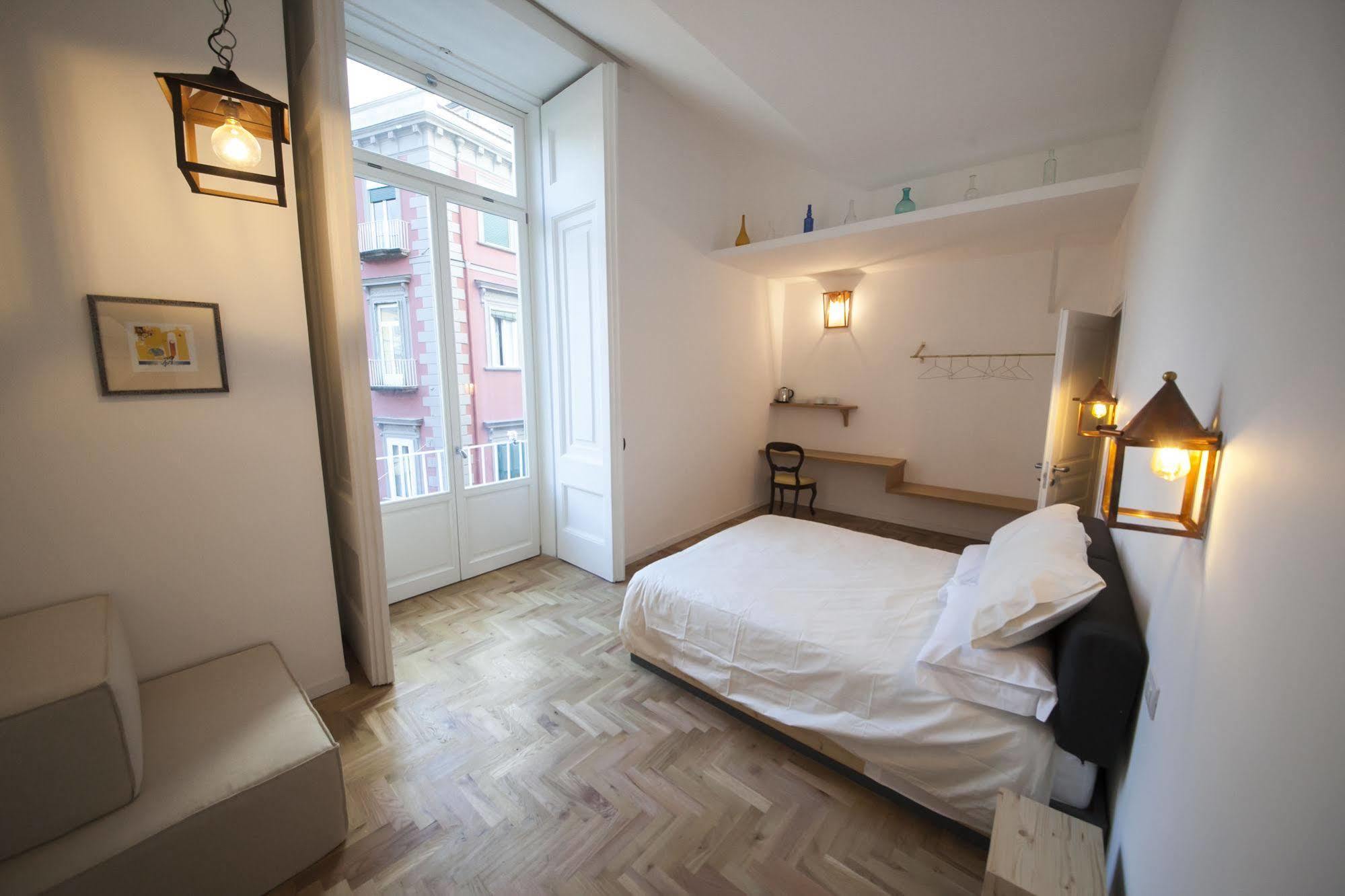 ナポリ オーヴォ スロー トラベル Bed & Breakfast エクステリア 写真